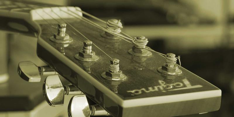 从“钢铁巨兽”到“田间智脑”:轻量化AI芯片如何重塑智慧农业新范式